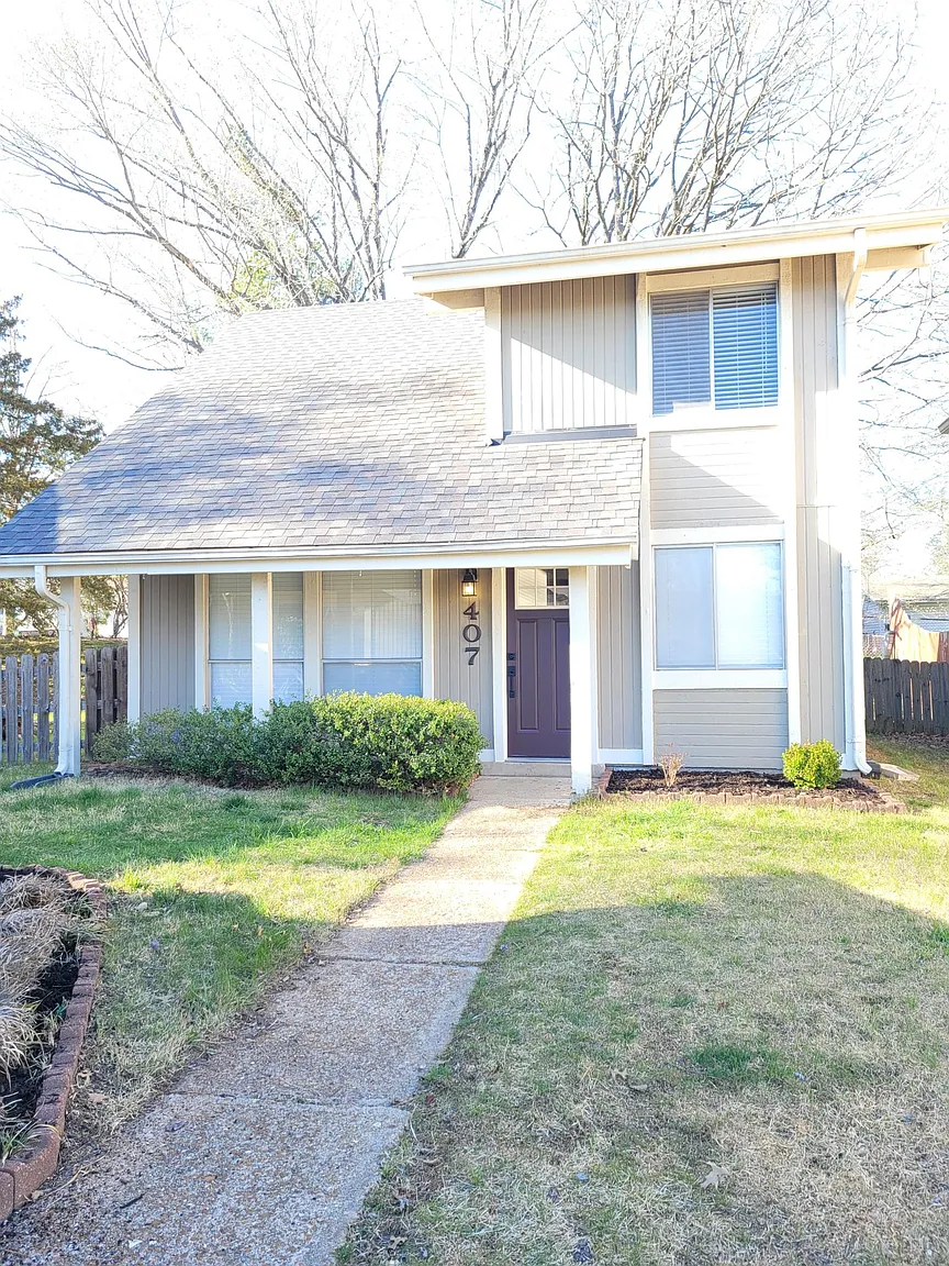 407 Great Hill Dr photo 1