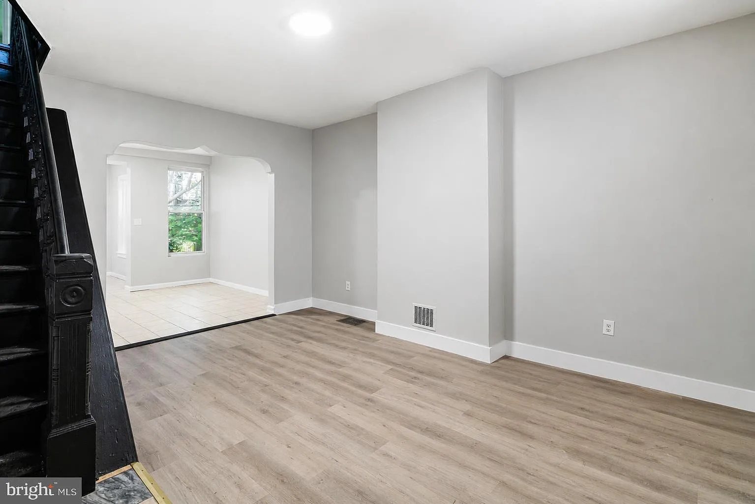 3 bed, 1.0 bath, 1010 sqft, $1,725 — Photo 1
