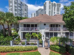 3740 NE 209th Ter, Aventura, FL 33180