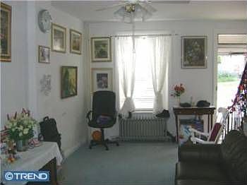 2nd image of 3962 Dexter St