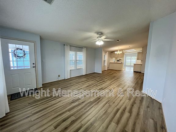 3rd image of 10614 Hayden Ave