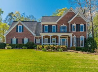 813 Lakeglen Dr, Suwanee, GA 30024