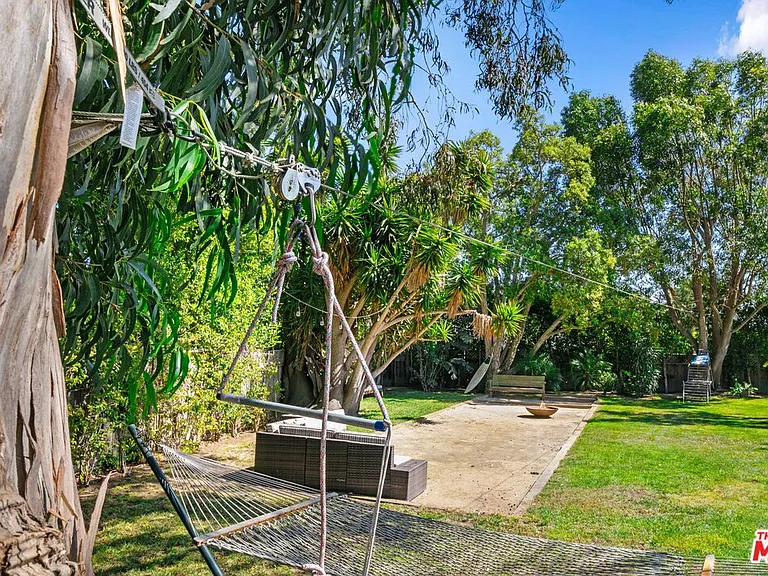 7038 Dume Dr — Photo 39