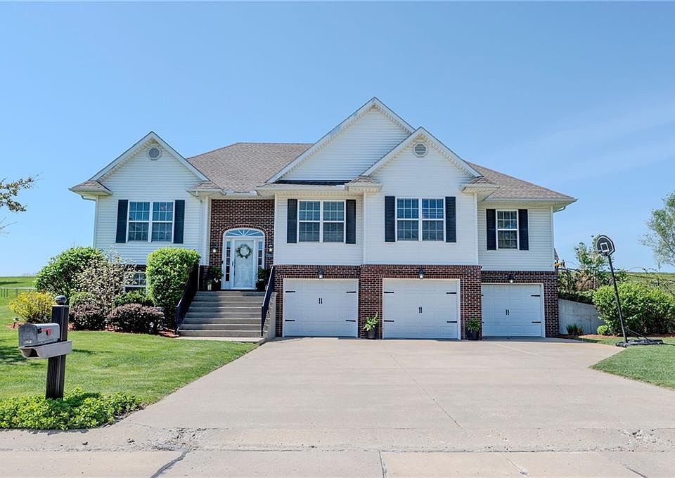 1st image of 1613 Brookdale Dr