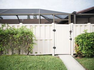 5557 Eagle Lake Dr, Palm Beach Gardens, FL 33418