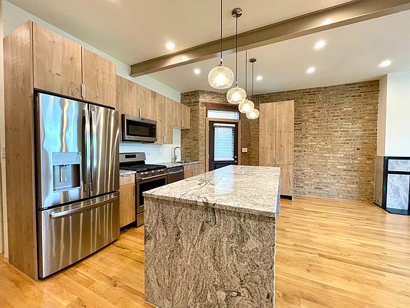 3rd image of 2267 N Kedzie Blvd #2
