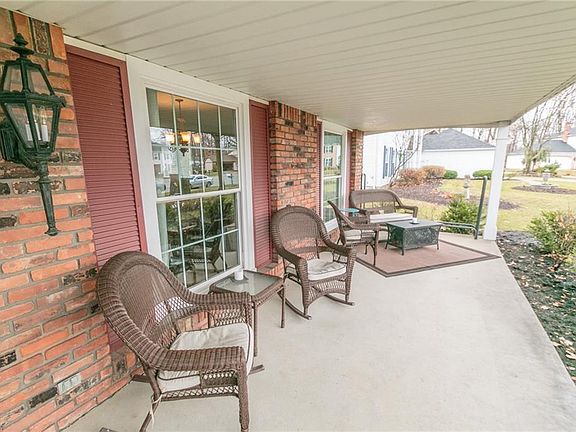2nd image of 16987 S Meadows Cir