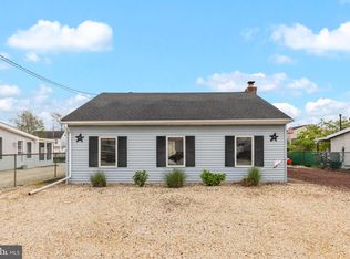 43 Florence Ln, Manahawkin, NJ 08050