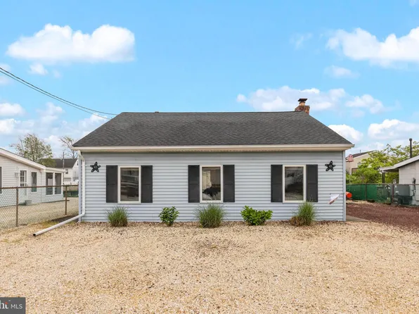 43 Florence Ln, Manahawkin, NJ 08050