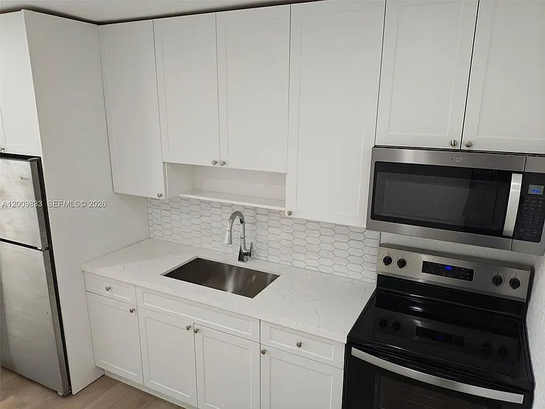 11412 NW 11th Ave #B — Photo 2