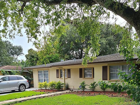 2nd image of 6047 Stratford Pl