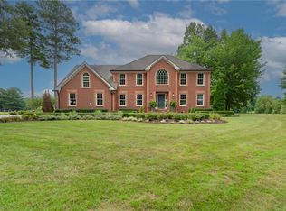 511 Country Club Ct, Chesapeake, VA 23322