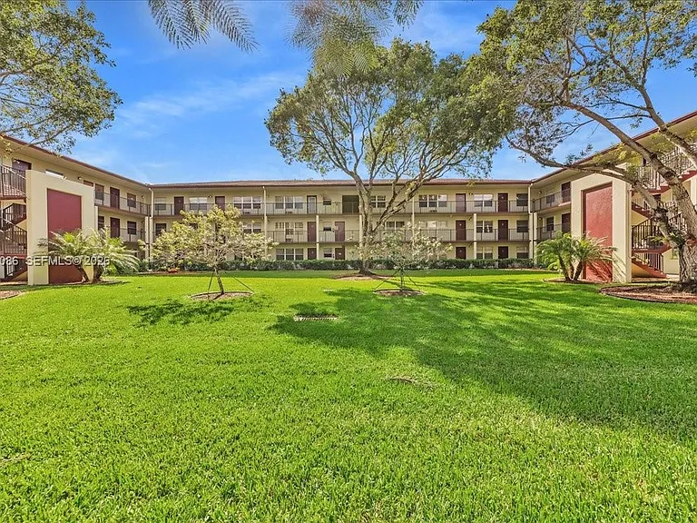 13500 SW 1st St #307U — Photo 25