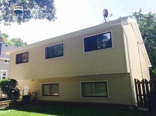 812 Madison Ave, St Charles, IL 60174
