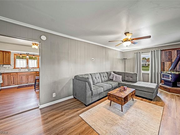 4th image of 26571 Sprague Rd