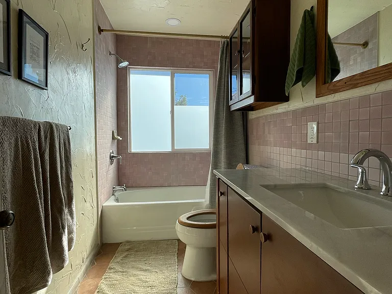 Quartz Way — Photo 18