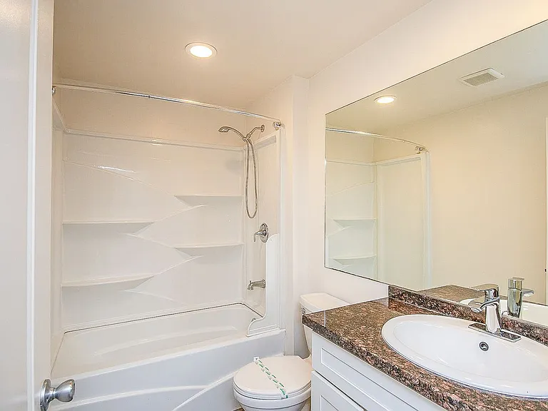 West Palm Apartments — Photo 35