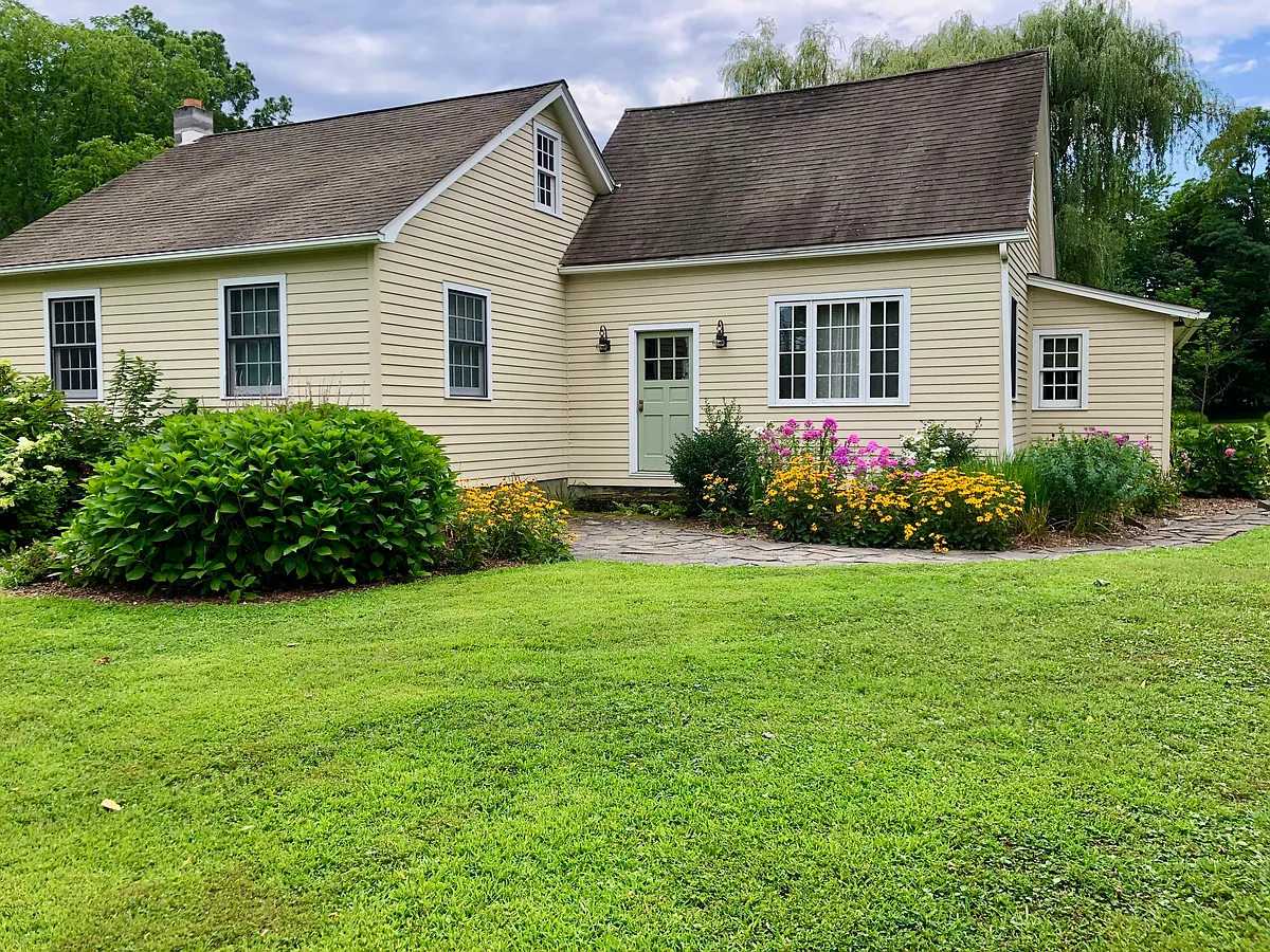 Building Photo - 270 Rhinecliff Rd