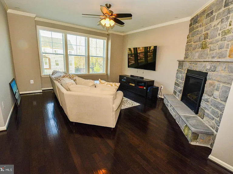 117 Blackgum Ct — Photo 3