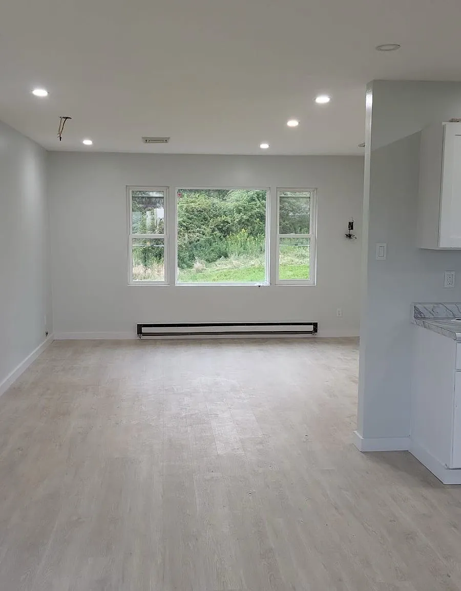 3 bed, $1,900 — Photo 2