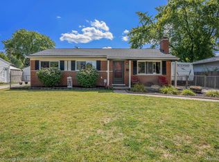 11624 Falcon Dr, Sterling Heights, MI 48313