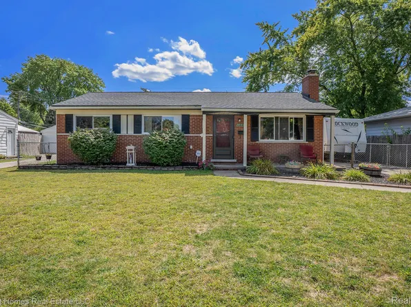 11624 Falcon Dr, Sterling Heights, MI 48313