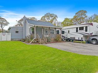 24 Stackyard Dr, Mastic Beach, NY 11951