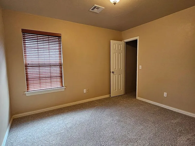 221 Dollina Ct — Photo 8
