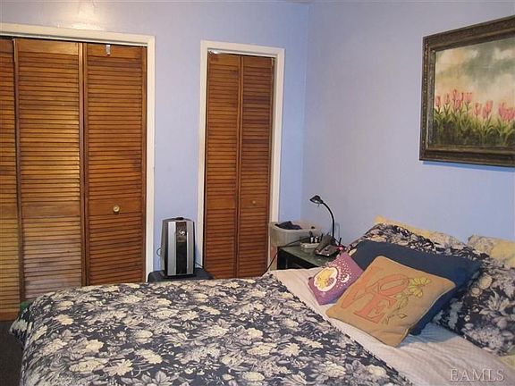 5th image of 121 N Broadway APT 32B