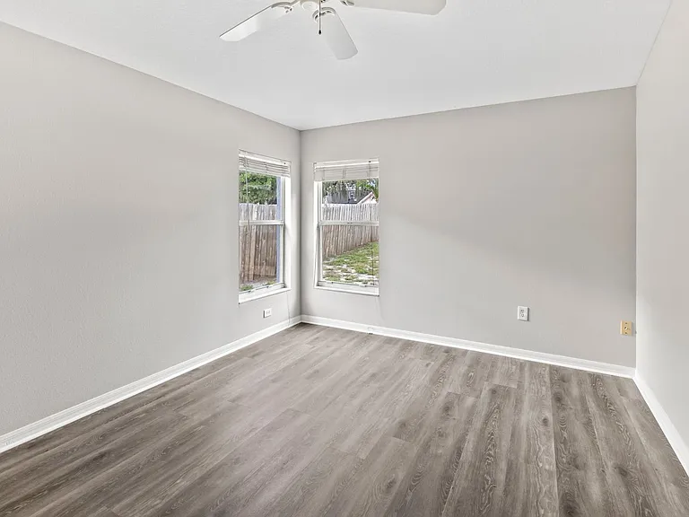 11111 Lakeside Vista Dr — Photo 35