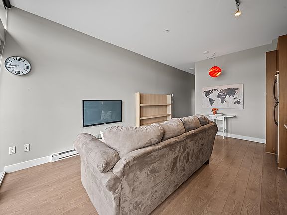 5th image of 4372 Fraser St #301