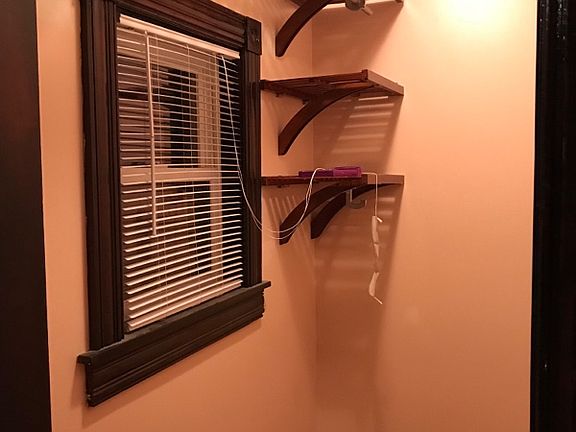 3rd image of 38 Silver St