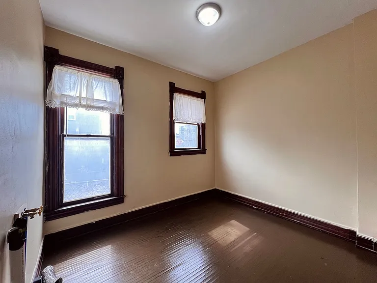 420 Platt St — Photo 11