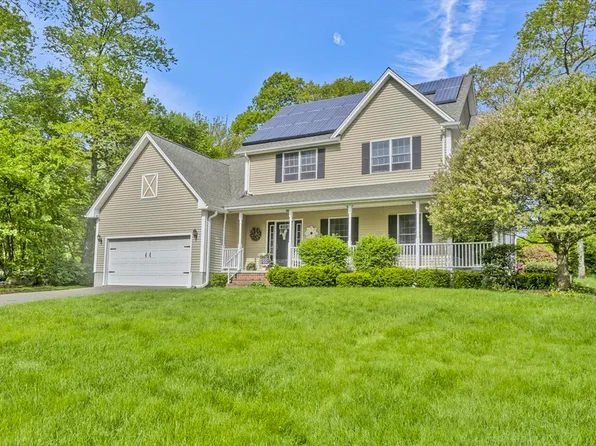 63 Oakridge Dr, Belchertown, MA 01007