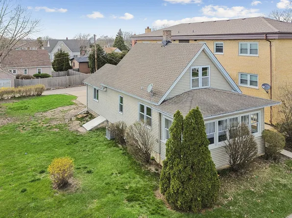 906 State St, Lemont, IL 60439