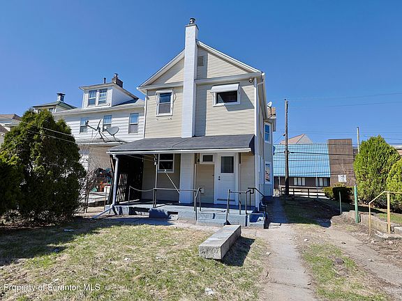 5th image of 318 W Main St