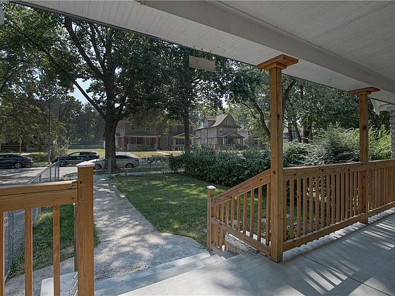 3rd image of 2944 Lockridge Ave
