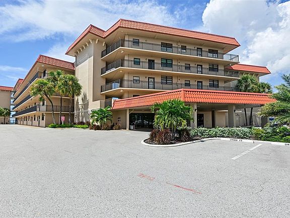 3rd image of 17580 Gulf Blvd APT 307