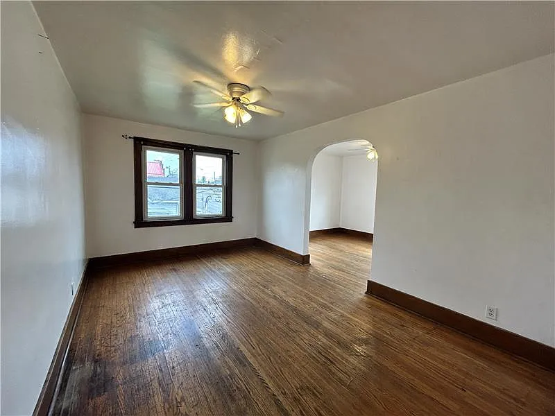 2 bed, 1200 sqft, $649 — Photo 4