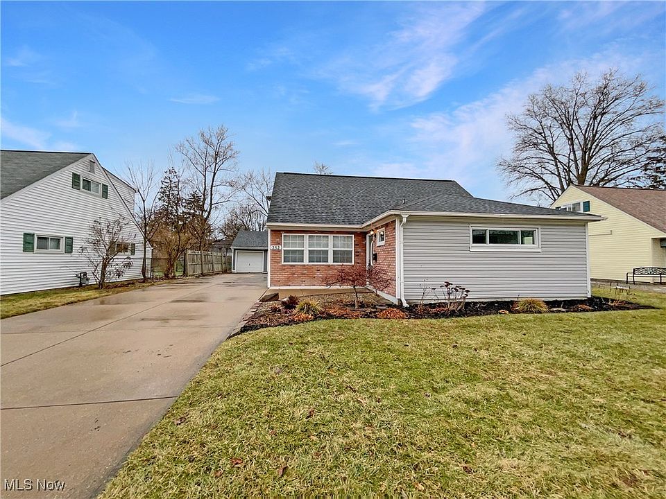 1st image of 252 Wallace Dr