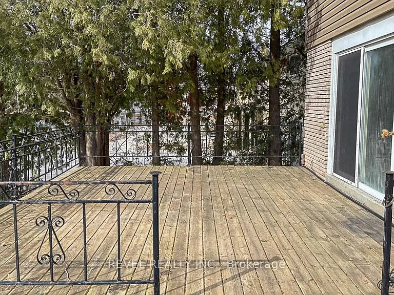 104 Hillside Ave — Photo 32