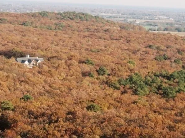 https://photos.zillowstatic.com/fp/fb36ede0ca333b8075cf743c007a9b1a-p_e.webp