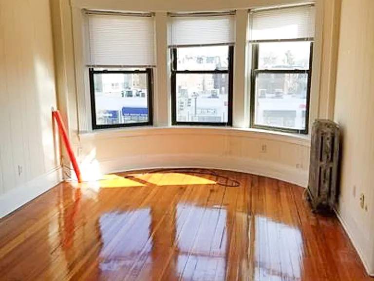 1390 5beacon St — Photo 1