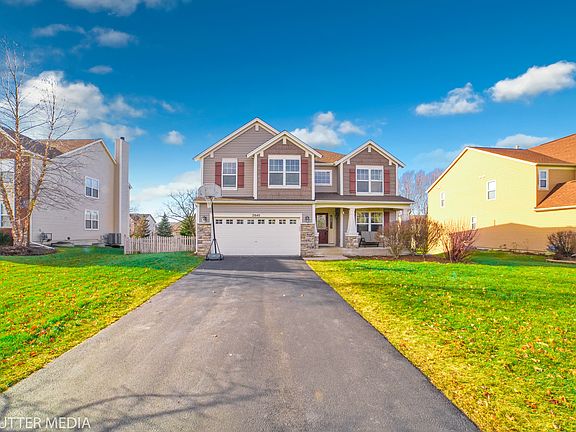 2nd image of 2840 Leonard Ln