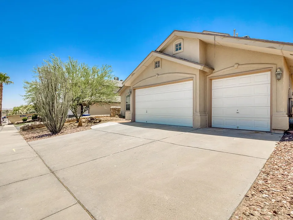 12516 Crystal Ridge St