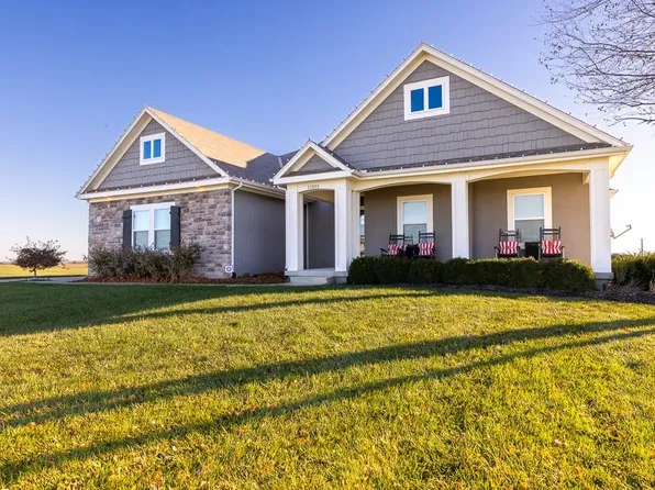 11001 Firefly Ln, Liberty, MO 64068