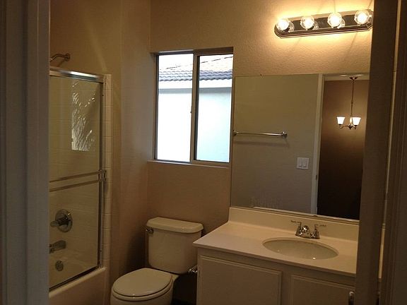 5th image of 1061 Camellia Ct