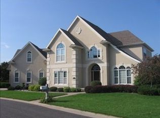 1708 Ashlawn Ln, Waunakee, WI 53597