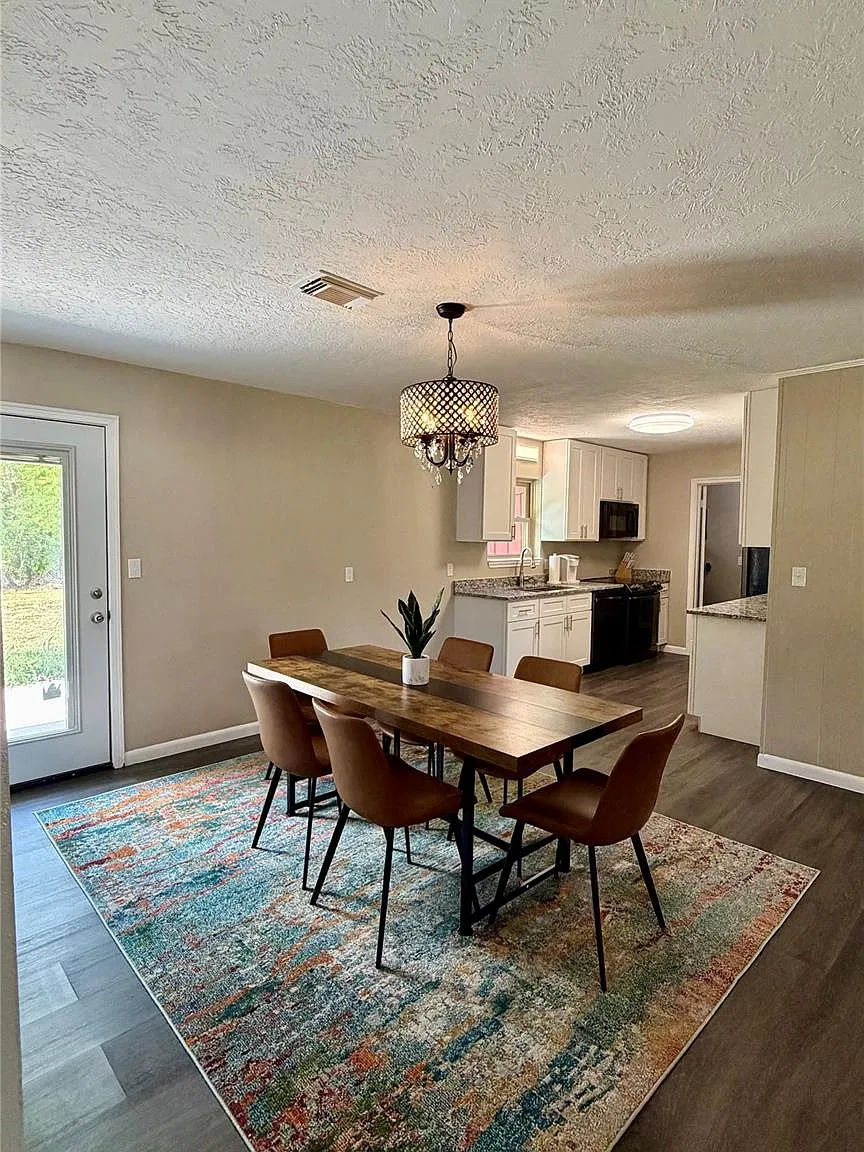 3 bed, 2.0 bath, 1544 sqft, $2,450 — Photo 2