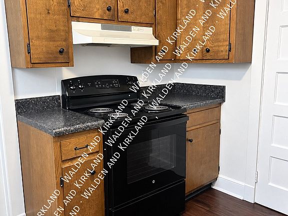 5th image of 1111 N Madison St Unit 1